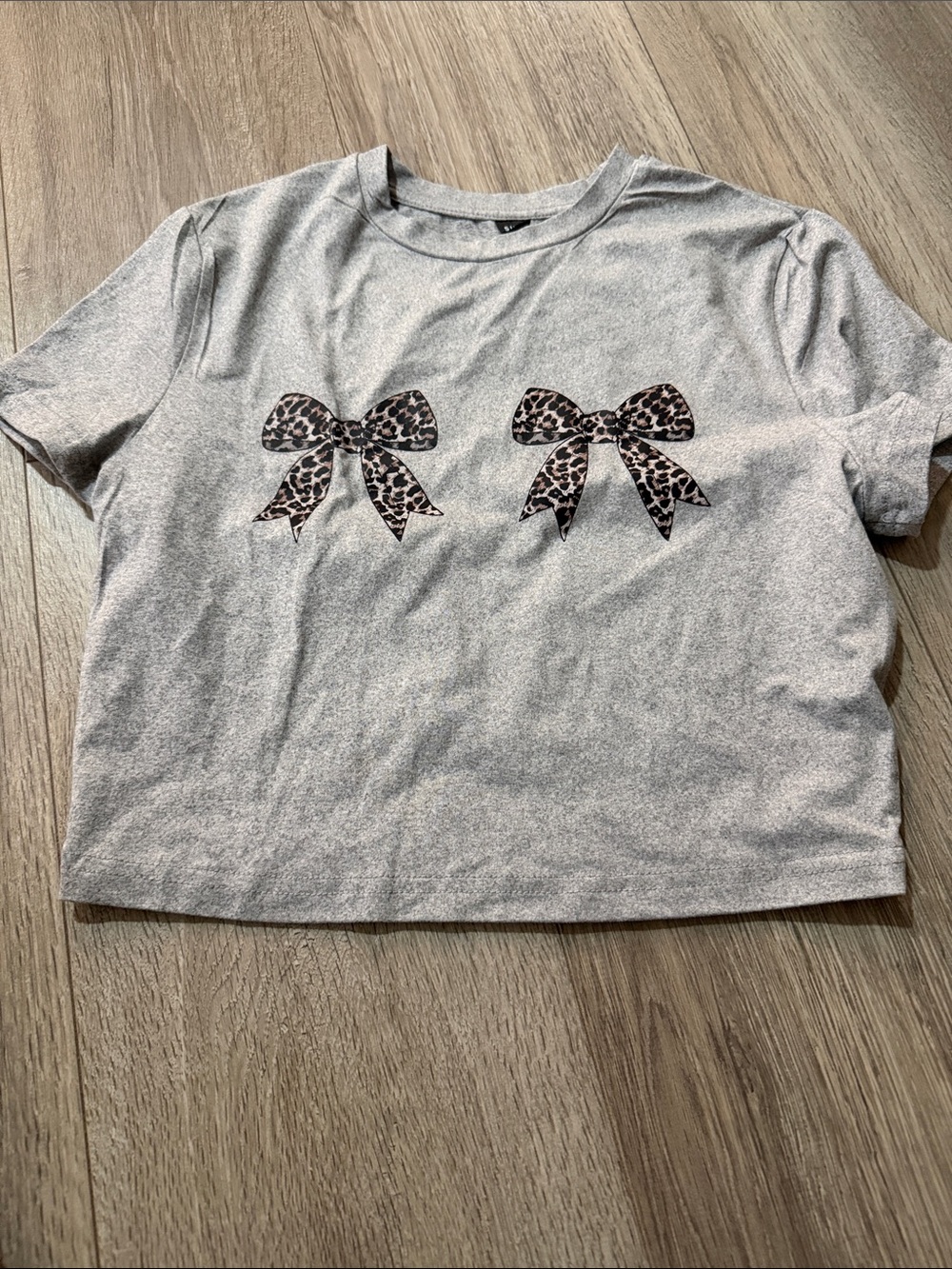 Women’s Grey Tee with Leopard Bow Graphic